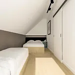 Appartement 2 Bedroom Awesome In Jezierzany